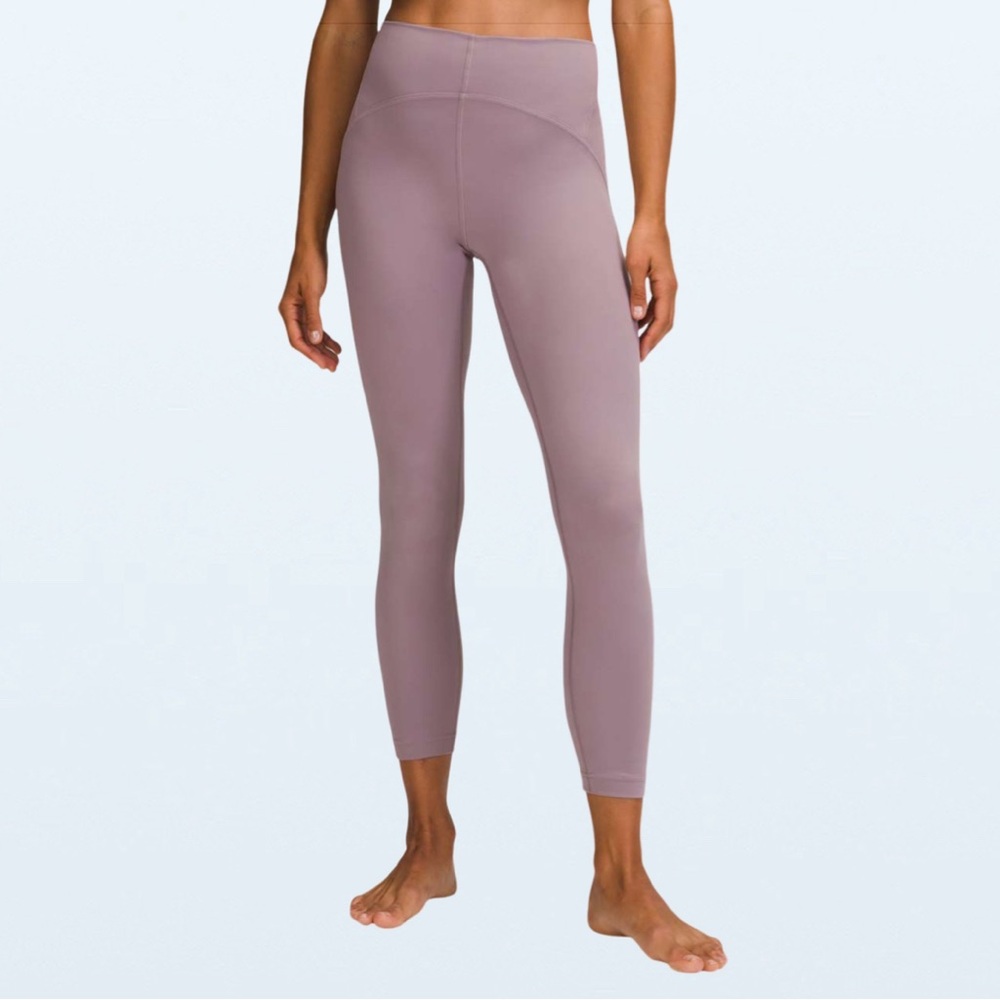 Lululemon (Like New) Instill High-Rise Tight 25"
In Violet Verbena, Size 4